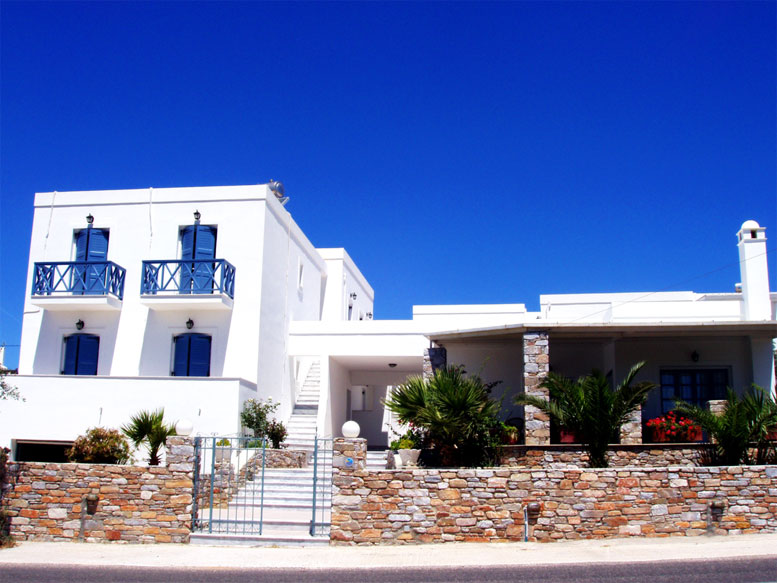 MANOS ROOMS & APARTMENTS  HOTELS IN  Megas Gialos SYROS CYCLADES